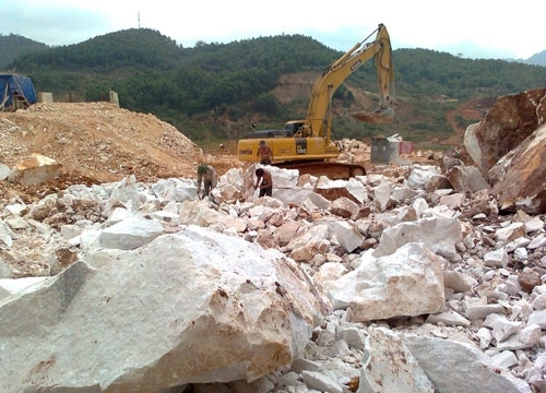 Sập mỏ đá, ít nhất 4 người thương vong tại Nghệ An